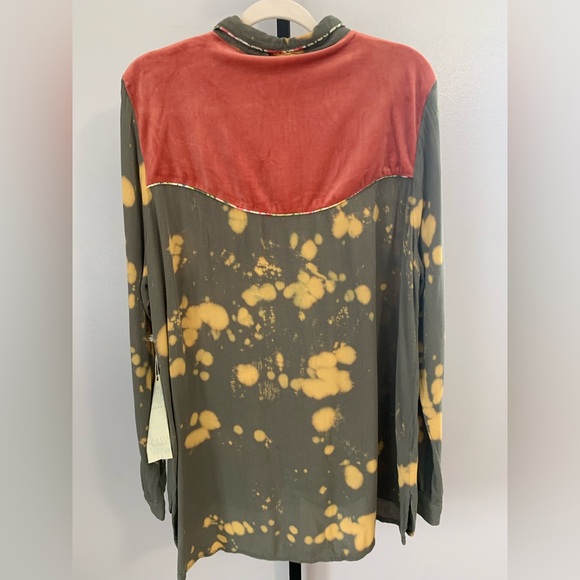 NWT Aratta Olive and Coral Embroidered Button Down - Picture 4 of 16